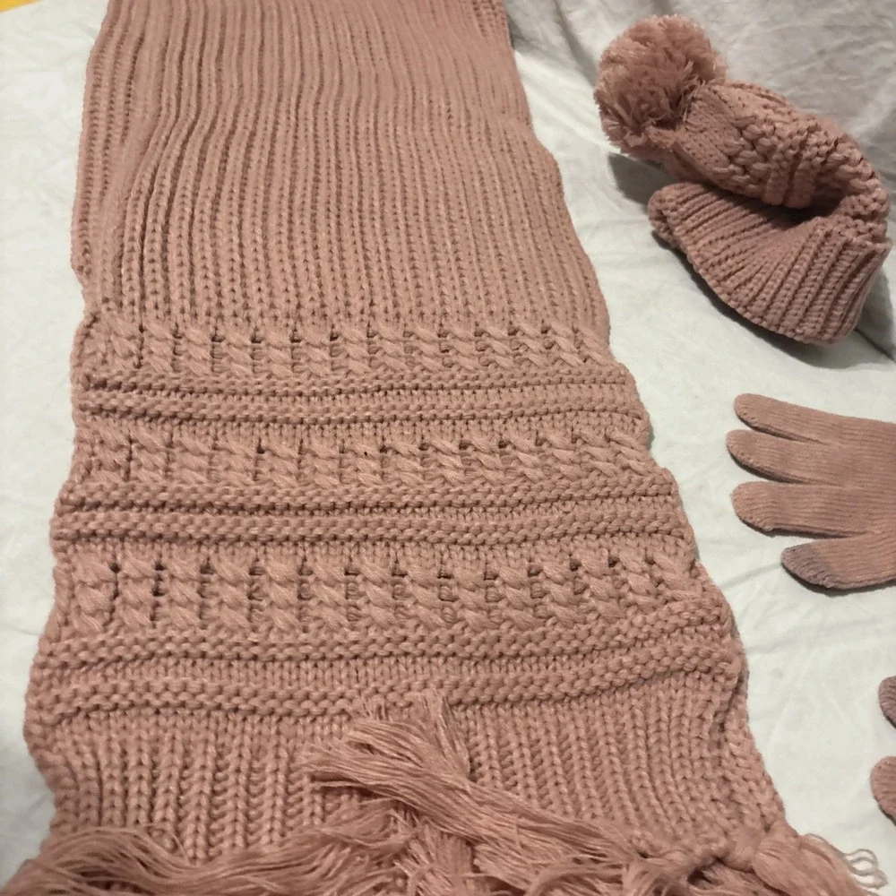 Rose Pink Hand Knit Mittens Crochet Scarf /Hat Set Universal Thread‎ NWOT